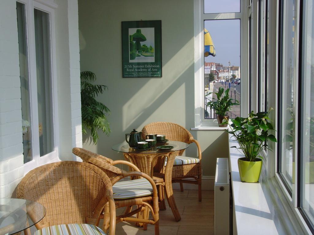Breakers Bed And Breakfast 伊斯特布恩 外观 照片