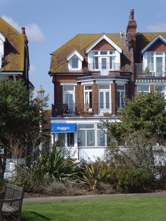 Breakers Bed And Breakfast 伊斯特布恩 外观 照片