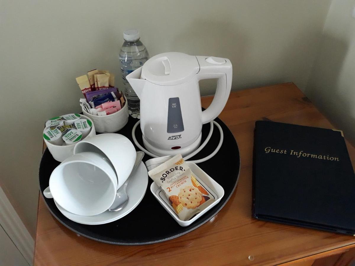 Breakers Bed And Breakfast 伊斯特布恩 外观 照片