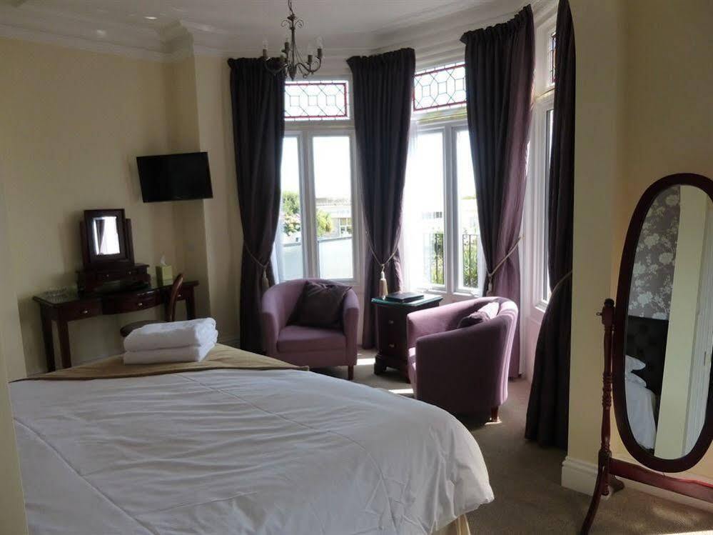 Breakers Bed And Breakfast 伊斯特布恩 外观 照片